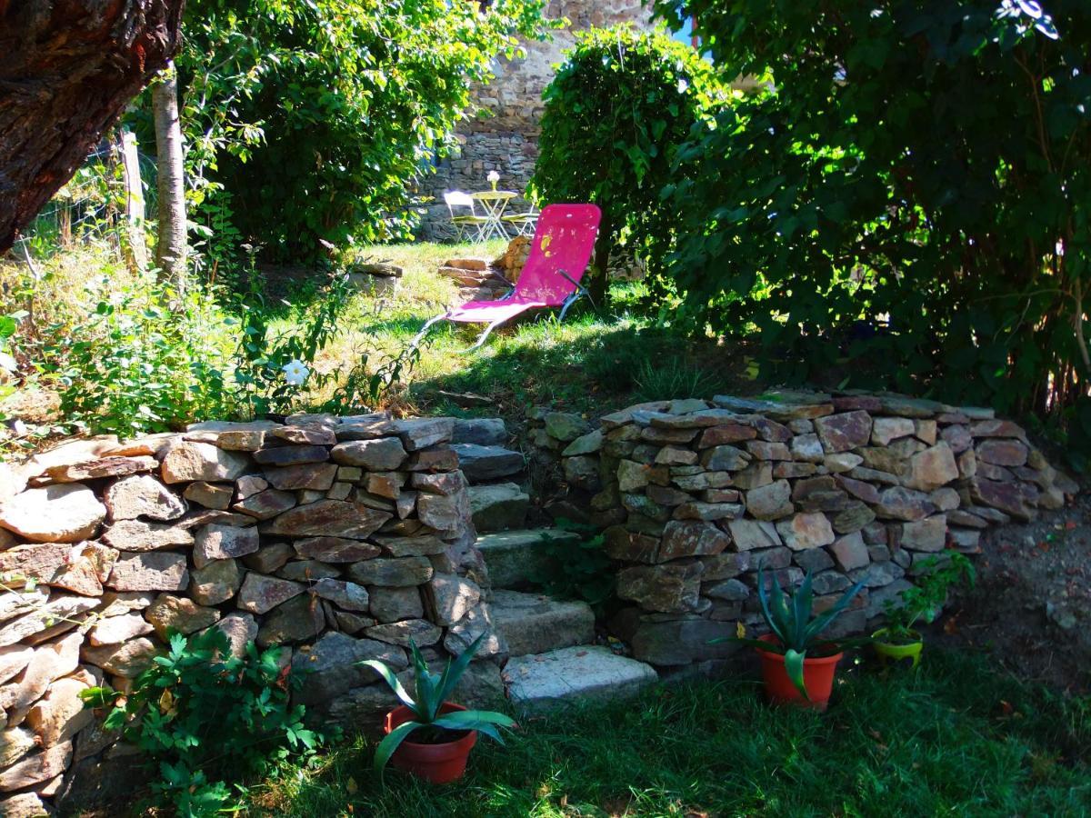 Le Vallon D'Armandine, Gite Ecologique Auvergne Saint-Hilaire  Exterior photo